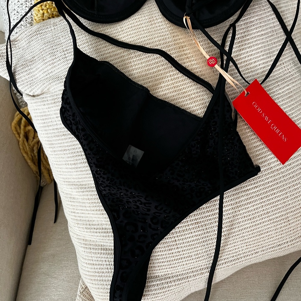 God Save Queens Black One-Shoulder Swim One Piece - Picture 5 of 6